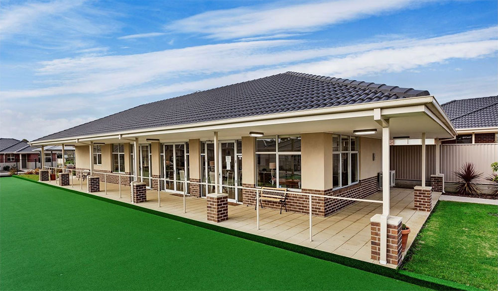 Who manages retirement villages in Australia
